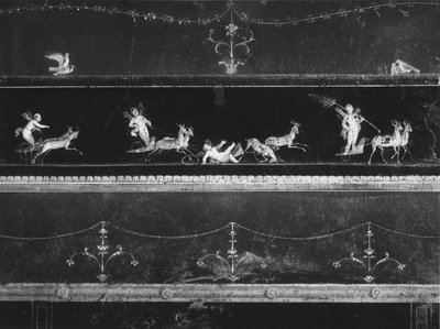 Zdobený vlys s putti driving bigae od Roman Roman